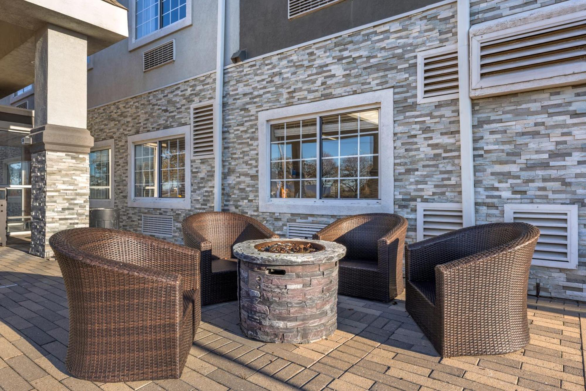 Country Inn & Suites By Radisson Bolingbrook, I-55 Екстериор снимка