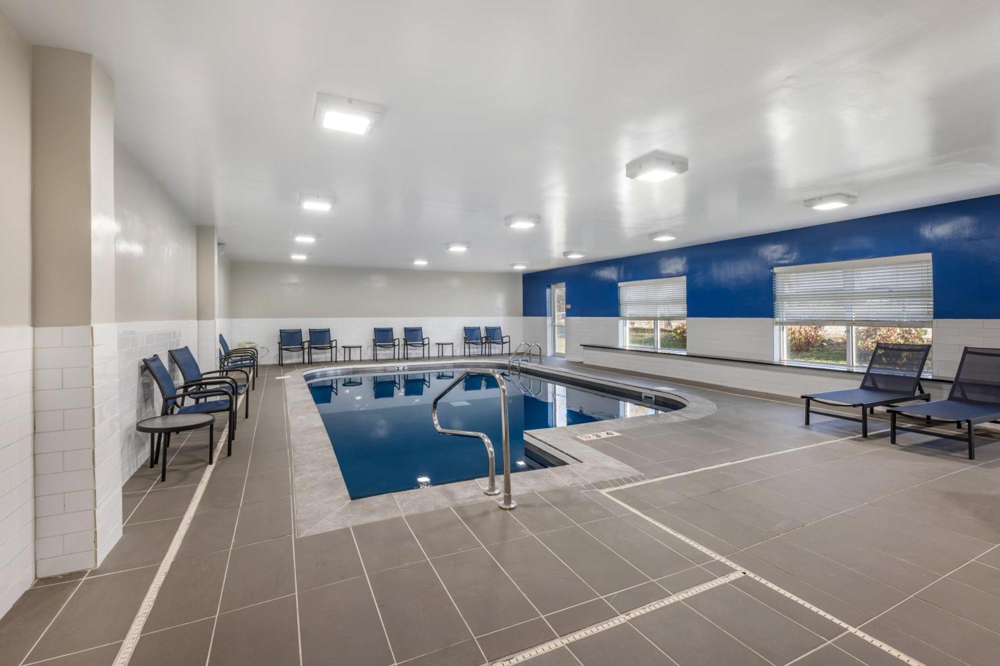 Country Inn & Suites By Radisson Bolingbrook, I-55 Екстериор снимка